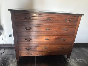 Cassettiera in legno