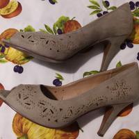 Sandali con tacco spuntati taglia 42