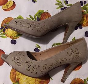 Sandali con tacco spuntati taglia 42