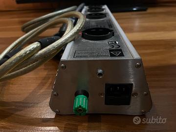 Ciabatta IsoTek Orion 4 Way+2 cavi IsoTek da 1.5 m