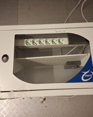 Armadio rack a parete marca QUBIX serie PRO