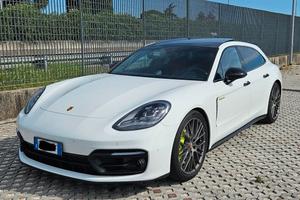 Panamera 4 E-Hybrid PLATINUM EDITION Sport Turismo