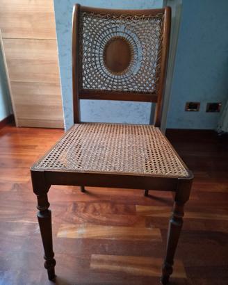 sedia vintage in legno