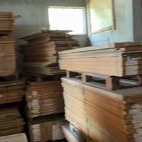 Mobili scrivanie e tavoli da ufficio