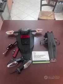 Portatarga e frecce kawasaki z650