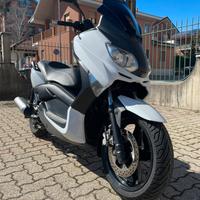 Yamaha Xmax 250