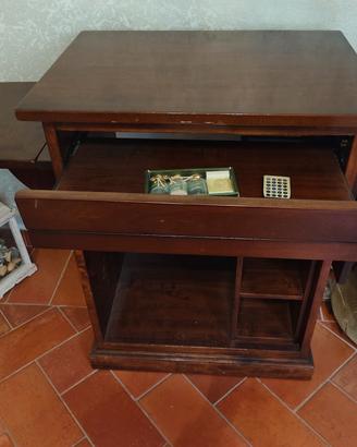 porta PC  in legno con ribaltina e vano richiu iC 