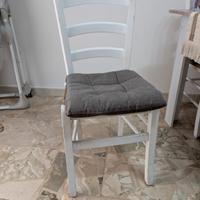 sedie in legno bianche 