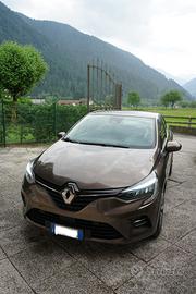Renault clio e-tech hybrid