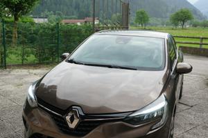 Renault clio e-tech hybrid
