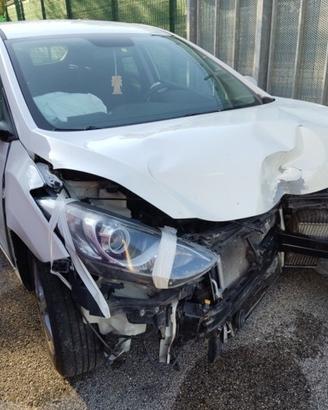 Ricambi HYUNDAI I30 CRDI 1396cc diesel del 2015