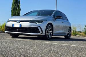 VOLKSWAGEN GOLF 8 R-Line 1.5 eTSI Mild Hybrid DSG