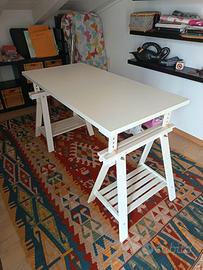 Tavolo regolabile