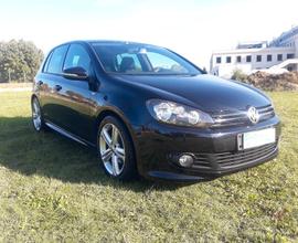 Volkswagen Golf 1.6 TDI DPF DSG 5p. R-Line