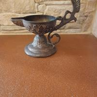 collezioni. lampada antica a calice