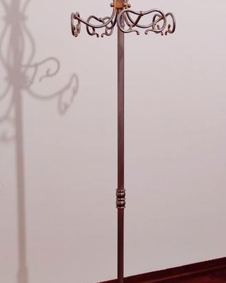 Appendiabiti da terra in metallo