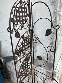 Angoliera in ferro battuto