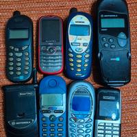 Lotto 8 telefoni cellulari 