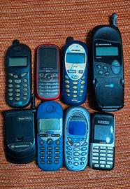 Lotto 8 telefoni cellulari 