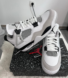 Jordan 4 retro Military Black EU 43