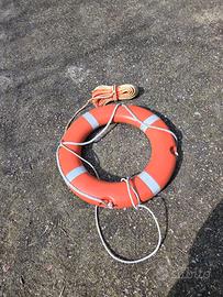 Salvagente anulare e cima corda galleggiante