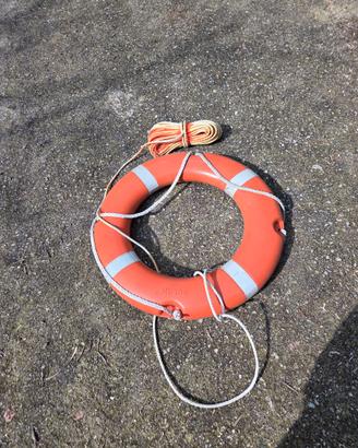 Salvagente anulare e cima corda galleggiante