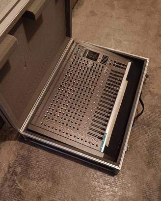 Mixer LEM Multimix Mk-2 12+8 con flight case