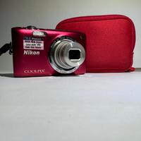 Fotocamera digitale Nikon Coolpix 2750 rossa