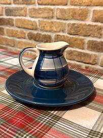 Lattiera vintage a scacchi