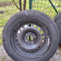 Gomme invernali con cerchi 