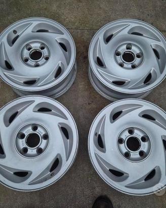 Cerchi In Lega Da 15" Per Ford Scorpio 1988