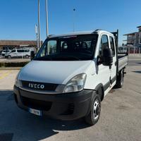 Iveco daily 35c14 doppia cabina ribaltabile 011