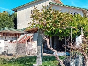 Magazzino agricolo terreno residenziale