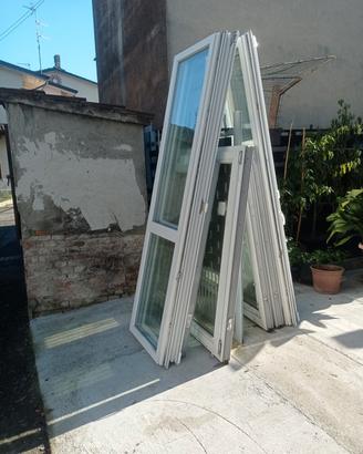 finestre in PVC  nuove 