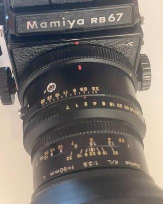 MAMIYA RB 67 con 2 magazzini e ottica 90mm