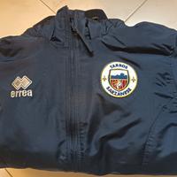 giubbotto sportivo errea con stemma tarros Sarzana