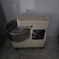 Impastatrice per pizza e pane