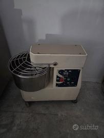 Impastatrice per pizza e pane