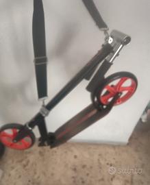 Monopattino a spinta per adulto