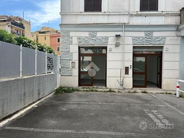 NEGOZIO A ROMA