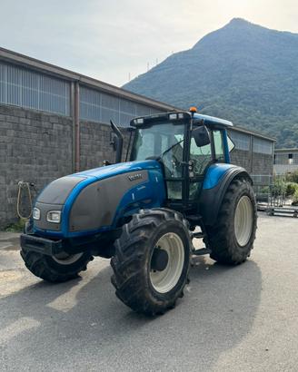 Trattore Valtra T140 del 2006