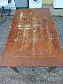 Tavolo in legno massiccio + sei sedie