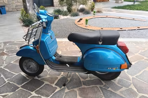 Piaggio Vespa PX 125 E Arcobaleno (1985) Targa BG