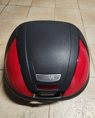 Bauletto per scooter GIVI nero da 39 L