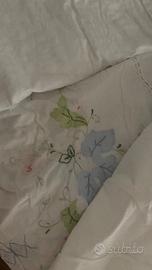 Corredo antico vintage due copriletto tre tovaglie