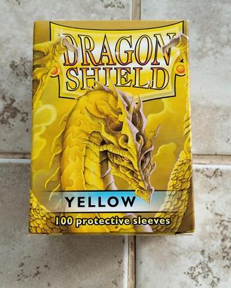 100 Sleeve DragonShield Gialle (nuove)