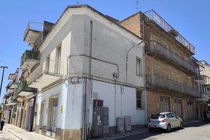 Intero stabile angolare