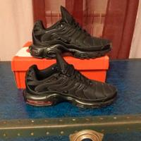 NIKE SQUALO TOTAL BLACK
