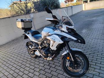 moto Benelli trk stradale 