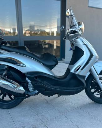 Piaggio Beverly 250